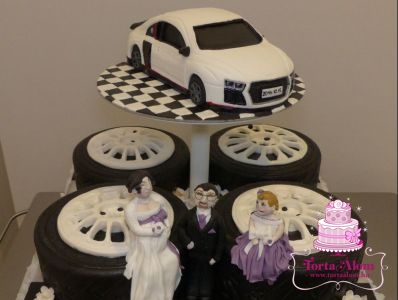 Autós esküvői torta