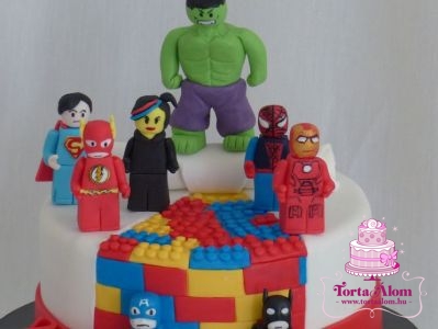Lego szuperhősök torta