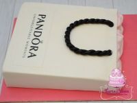 Pandora táska torta