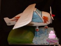 Vitorlázó repülő tortából